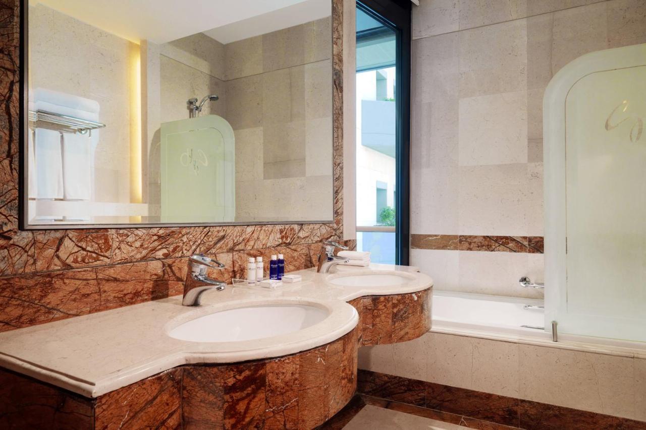 בורומאנה Grand Hills Hotel & Spa מראה חיצוני תמונה