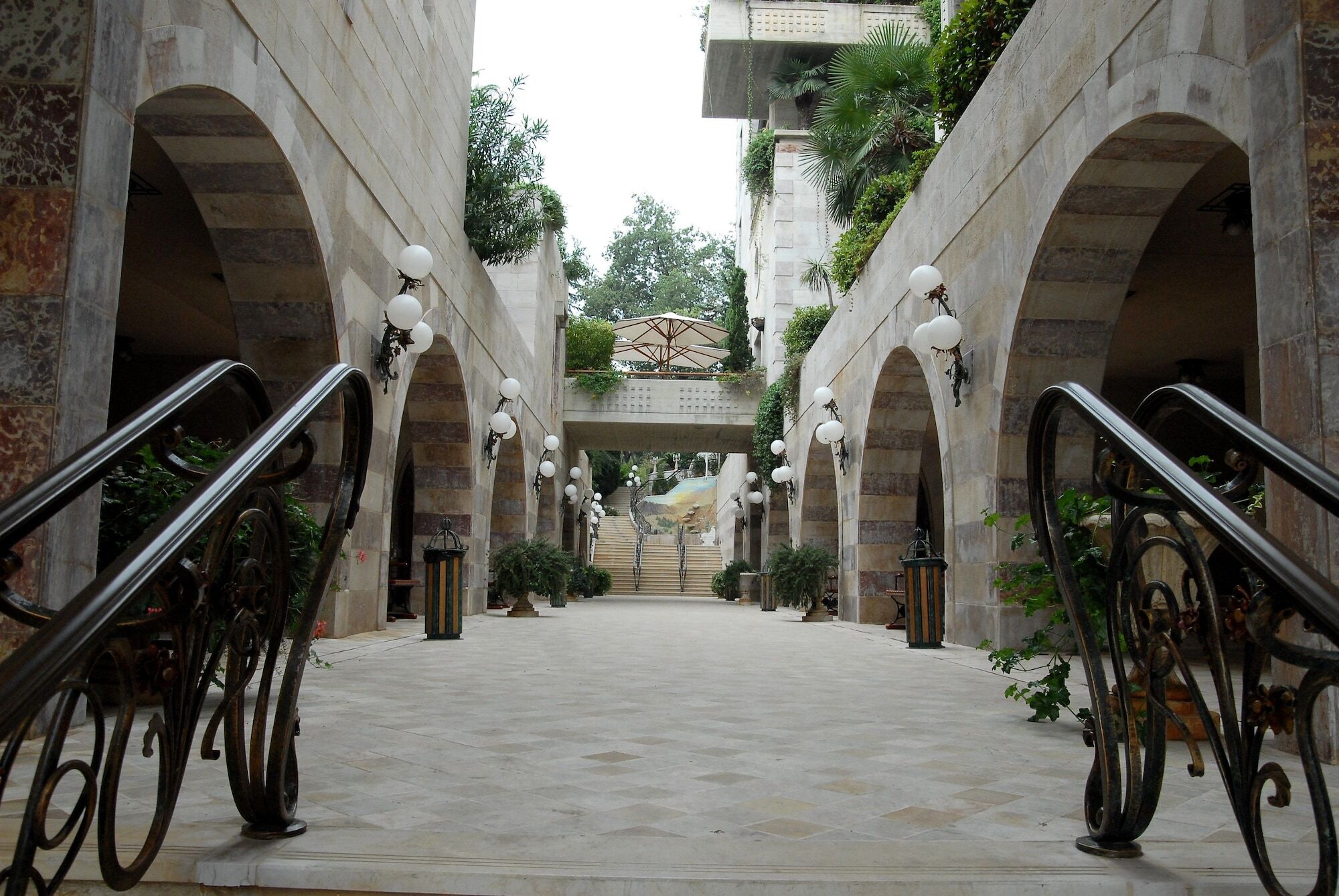 בורומאנה Grand Hills Hotel & Spa מראה חיצוני תמונה