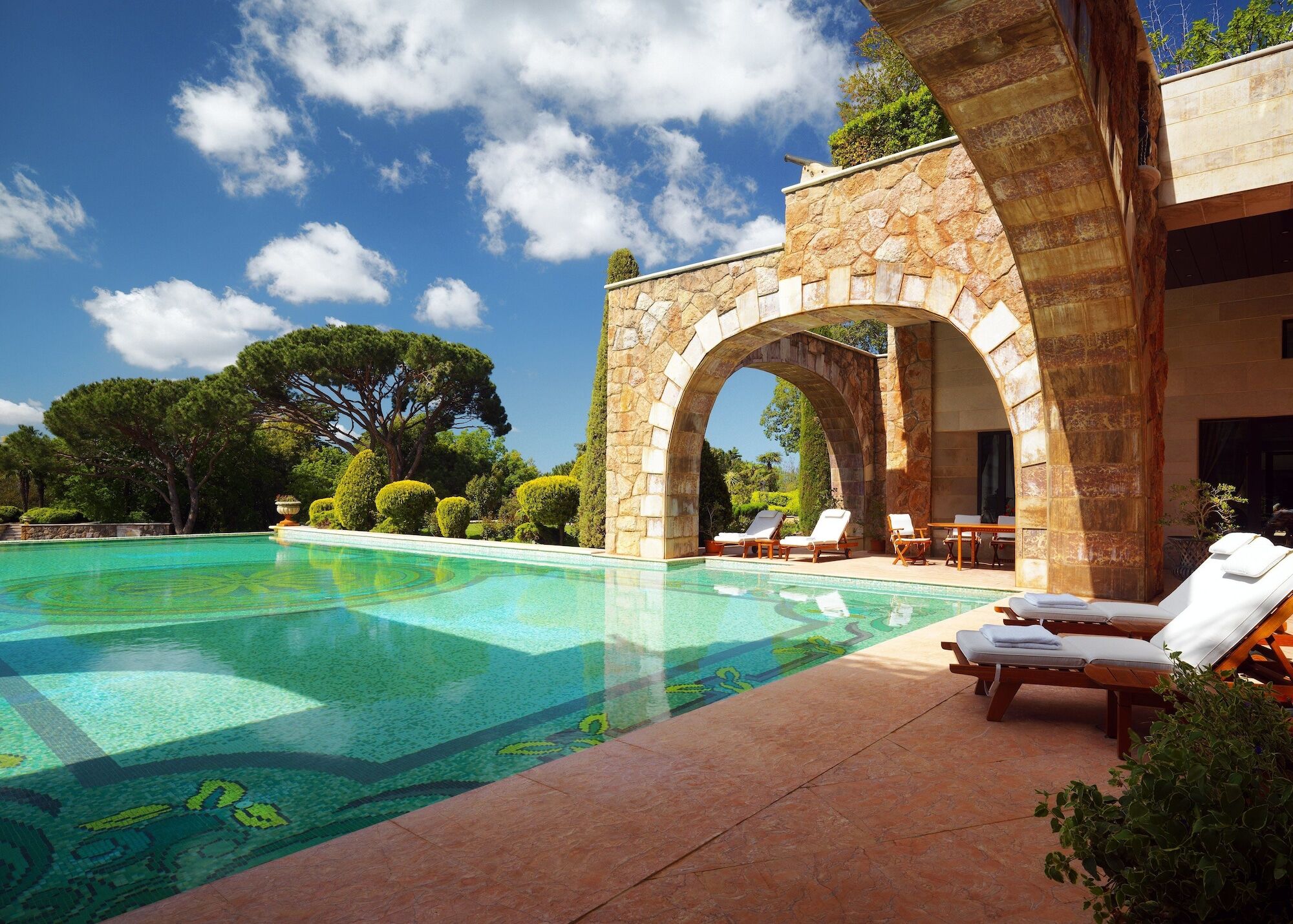 בורומאנה Grand Hills Hotel & Spa מראה חיצוני תמונה