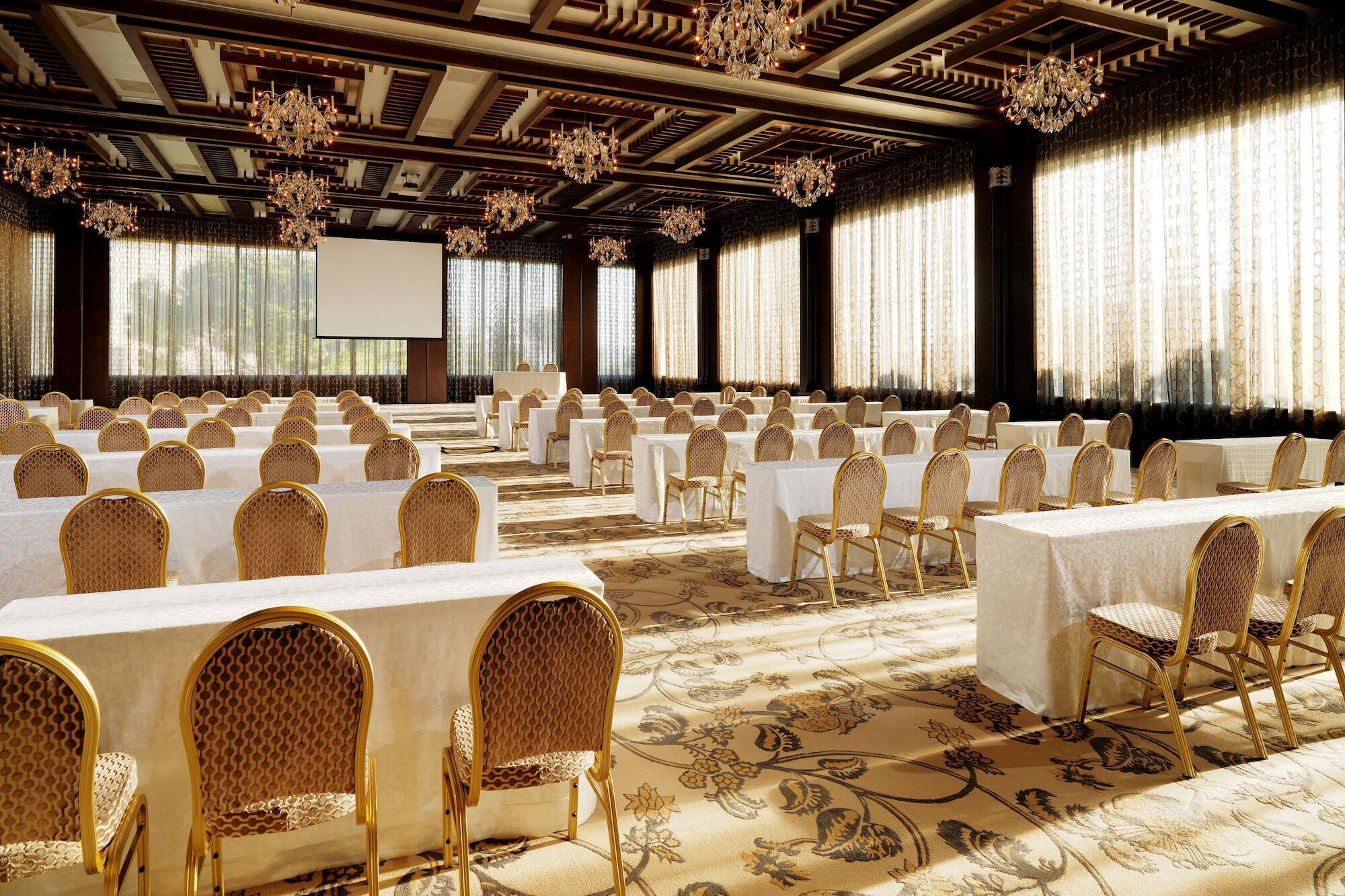 בורומאנה Grand Hills Hotel & Spa מראה חיצוני תמונה